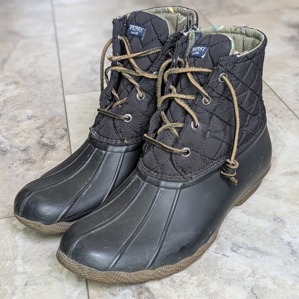 Sperry Saltwater Quilted Waterproof Duck Boots (women's 9)